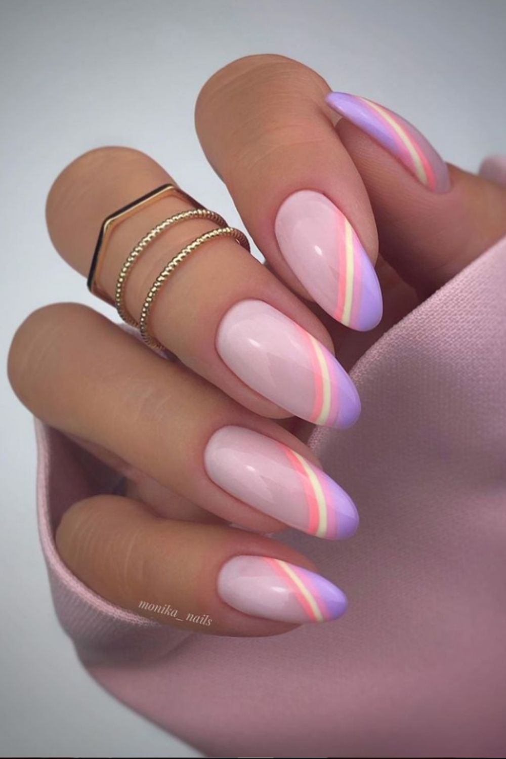 Chic Vibes: Trendsetting Nail Art for the Modern Muse