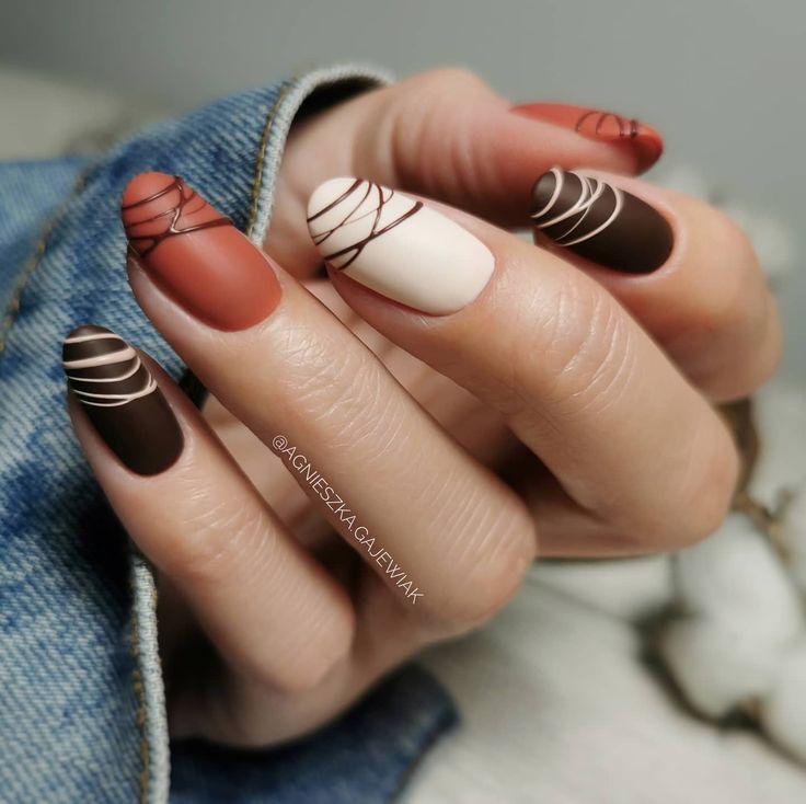 Autumn Elegance: Trendy Nail Designs to Embrace the Fall Vibes