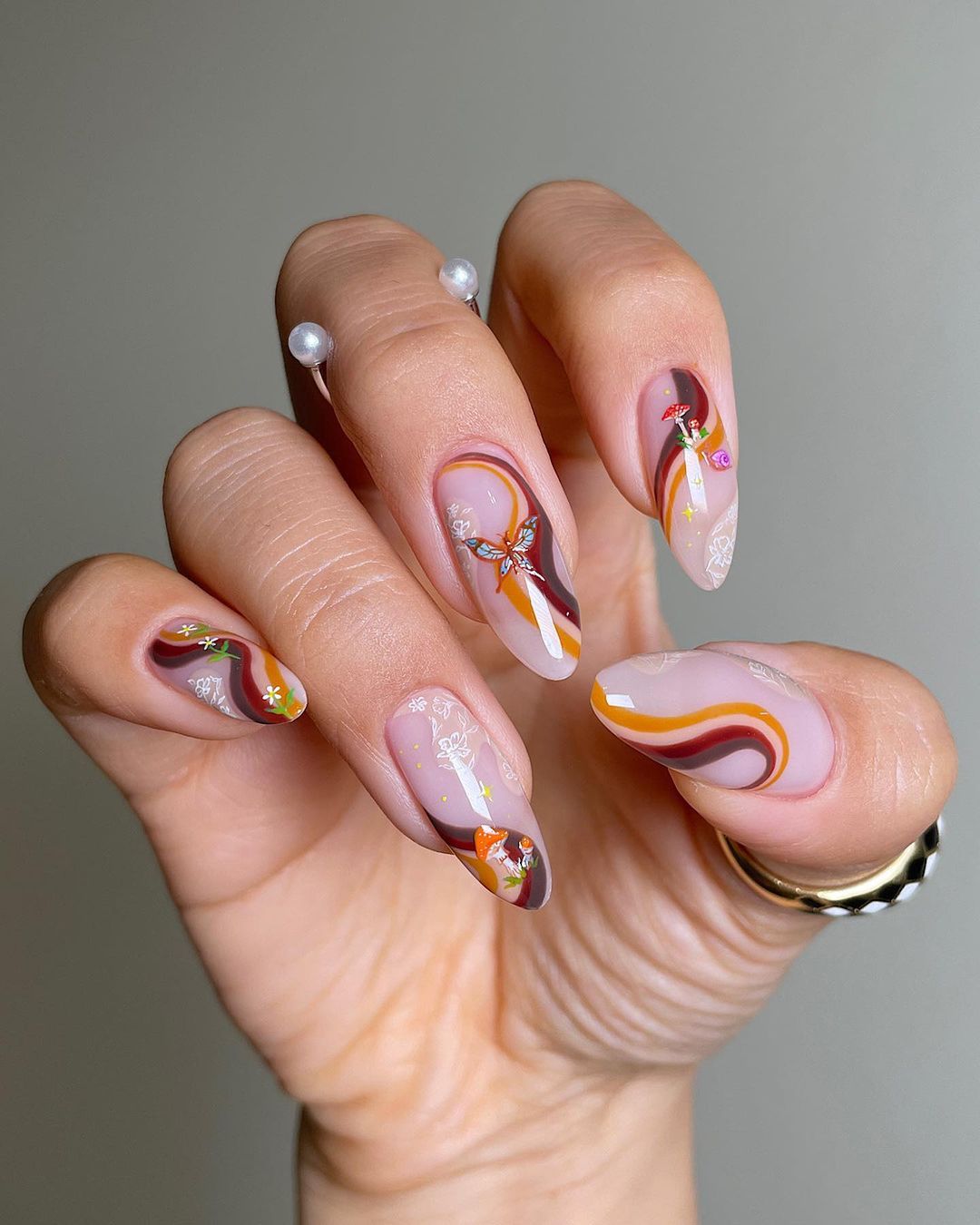 Autumn Elegance: 10 Chic Nail Designs to Embrace the Fall Vibes