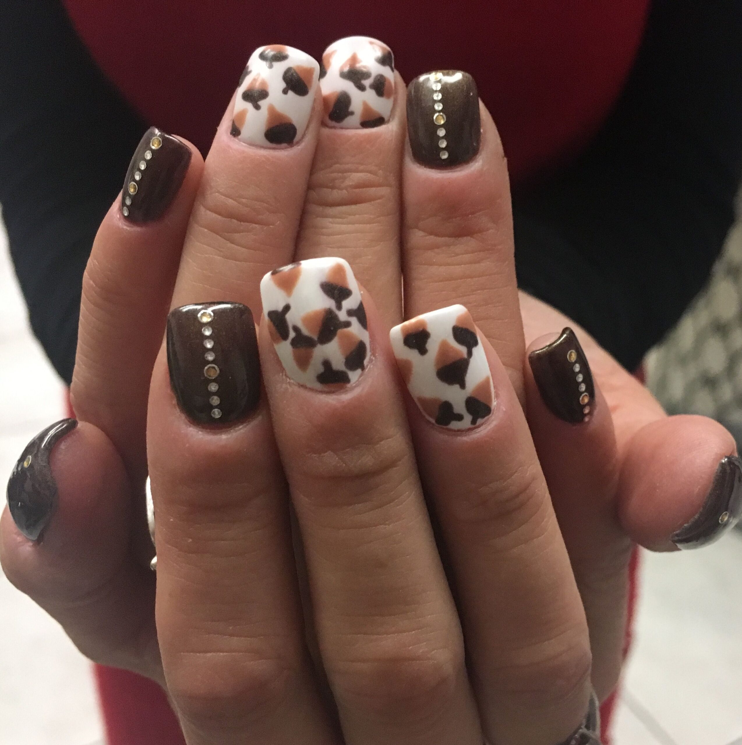 Autumn Whimsy: Cozy Chic Nail Art for Fall