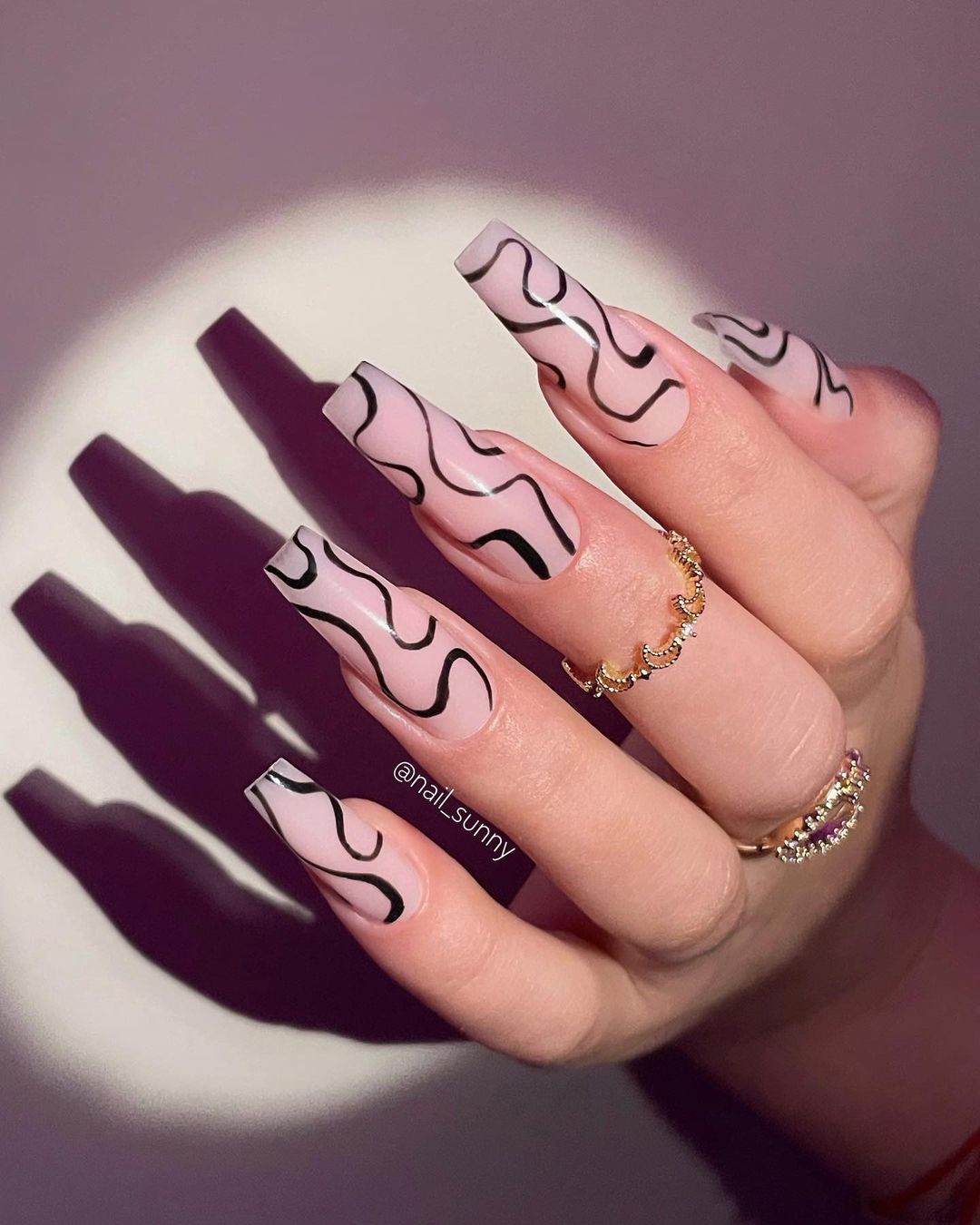 Chic Vibes: Urban Nail Art Revolution