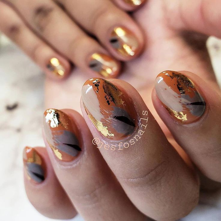 Autumn Whispers: Cozy Nail Art for Fall Vibes