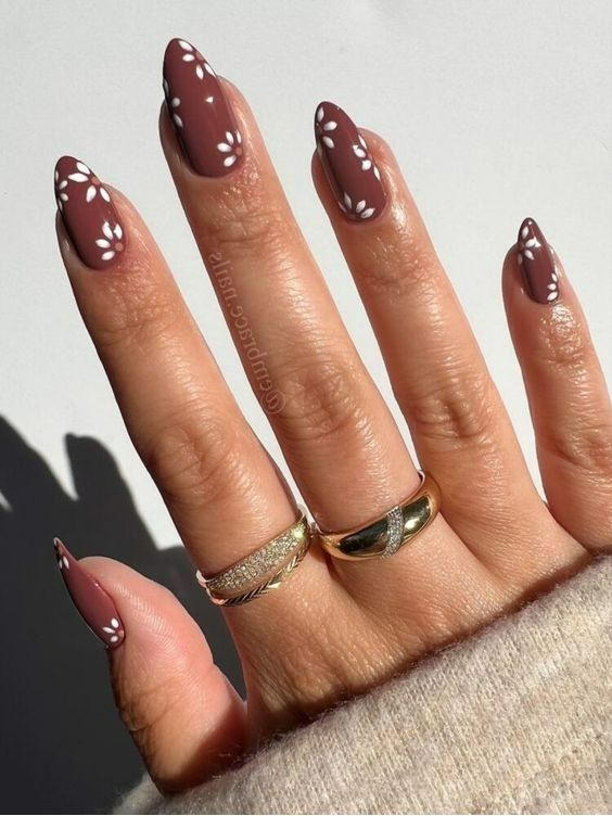 Autumn Elegance: Embrace the Season with Stunning Fall Nail Designs