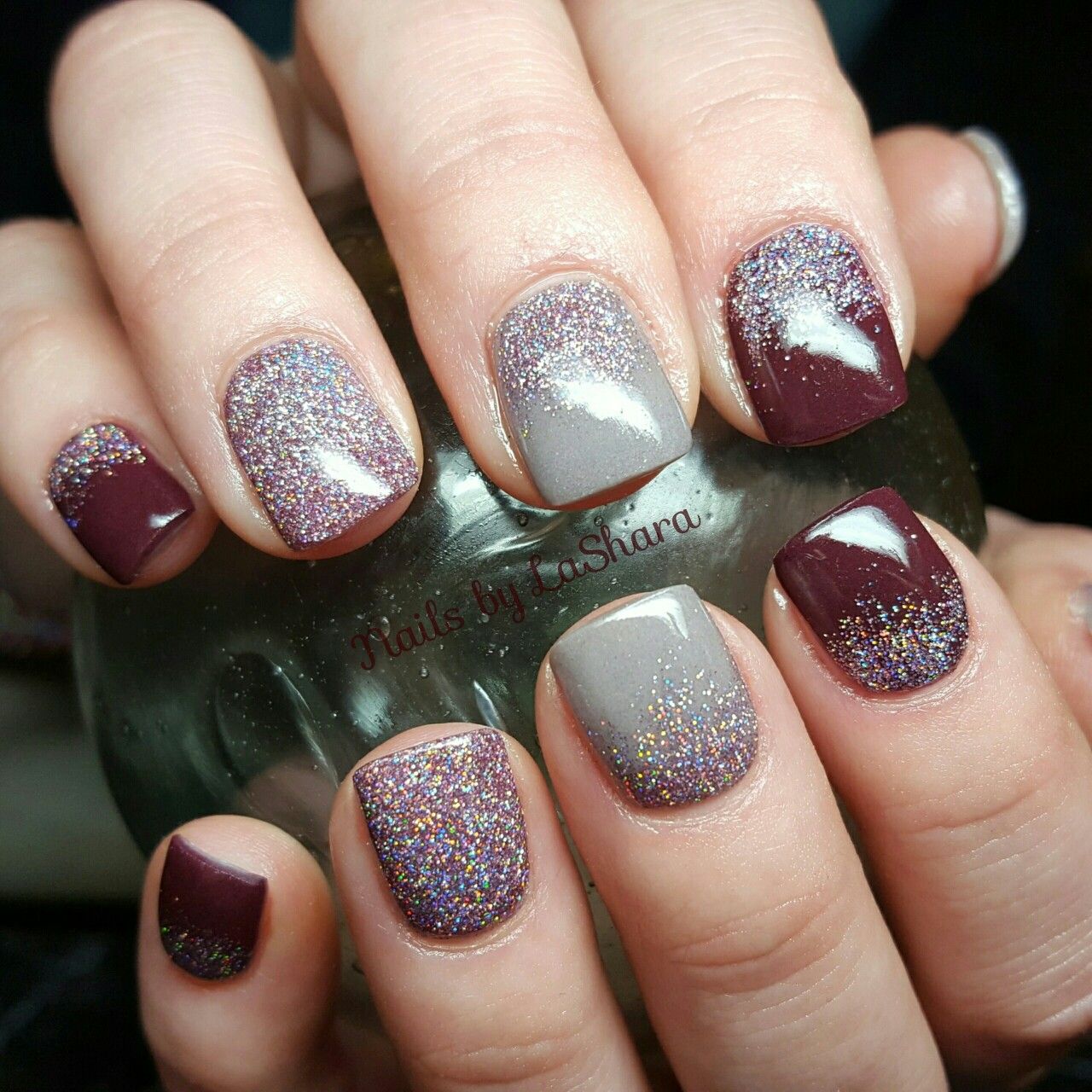 Autumn Allure: Chic Nail Designs to Embrace the Early Fall Vibes