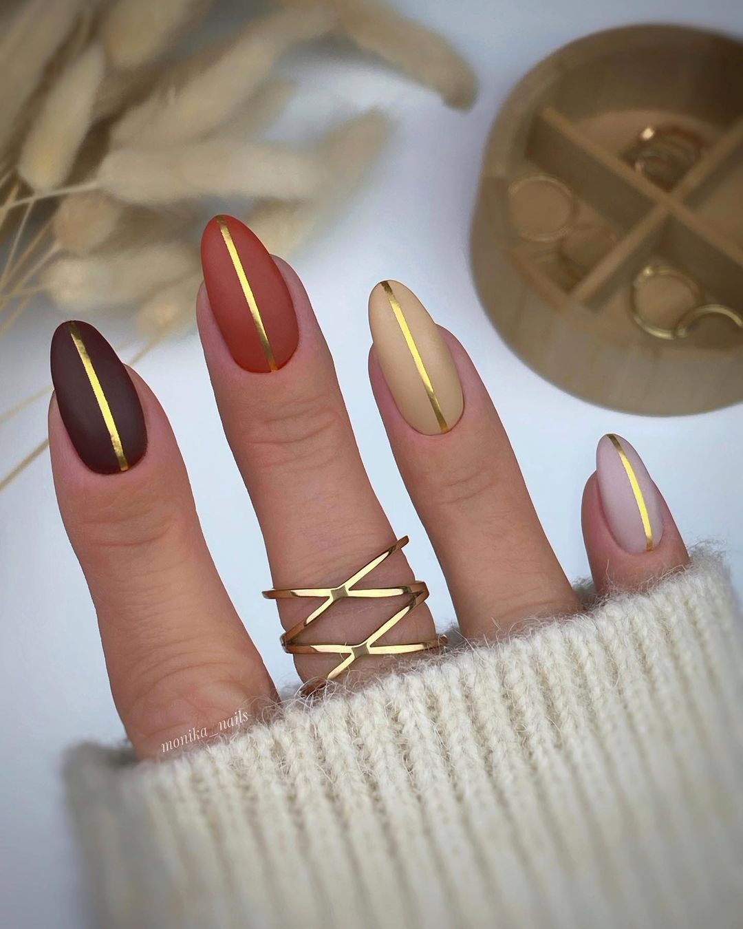 Autumn Allure: Enchanting Nail Designs to Embrace Early Fall Elegance