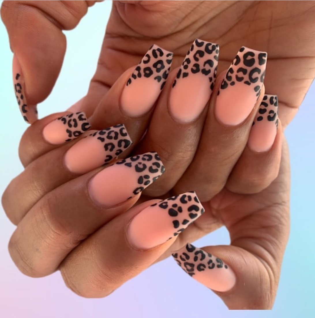 Chic Vibes: Nail Art for the Trendsetter