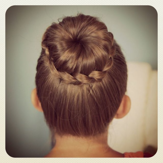 Adorable Updos: Easy Peasy Hairstyles for School Days!