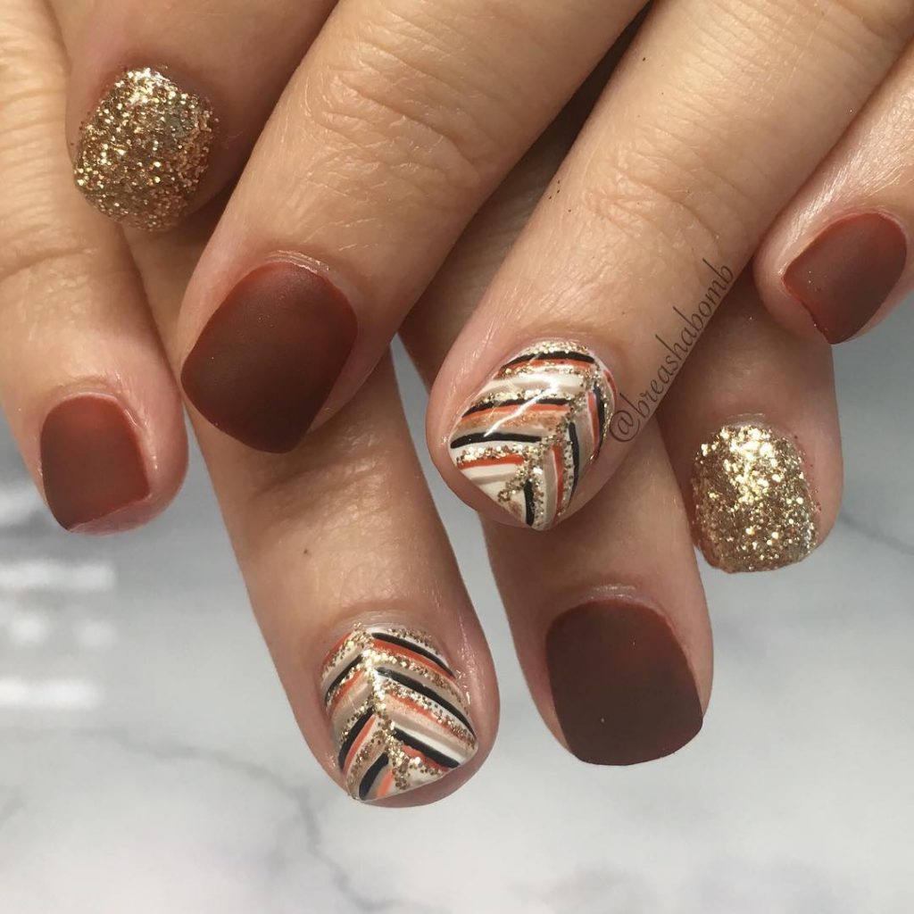 Autumn Whispers: Cozy Nail Designs for a Festive Fall