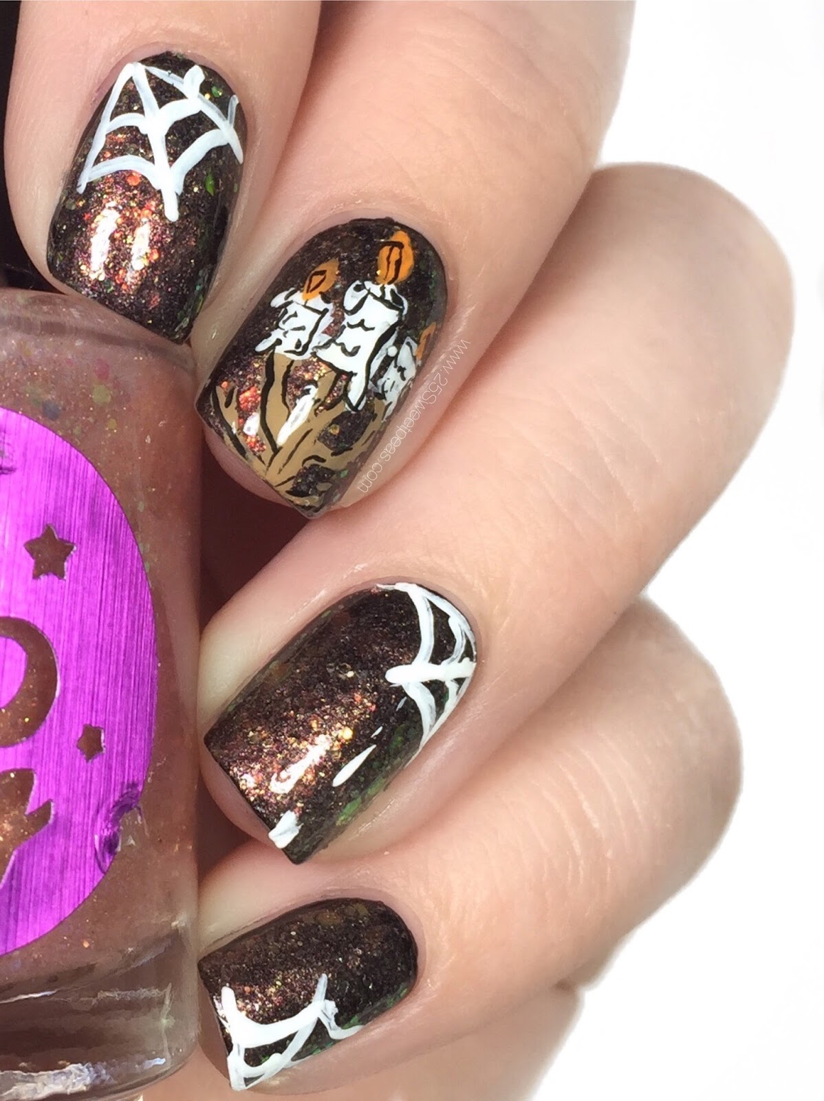 Hauntingly Glamorous: Bewitching Nail Art for a Spooktacular Halloween