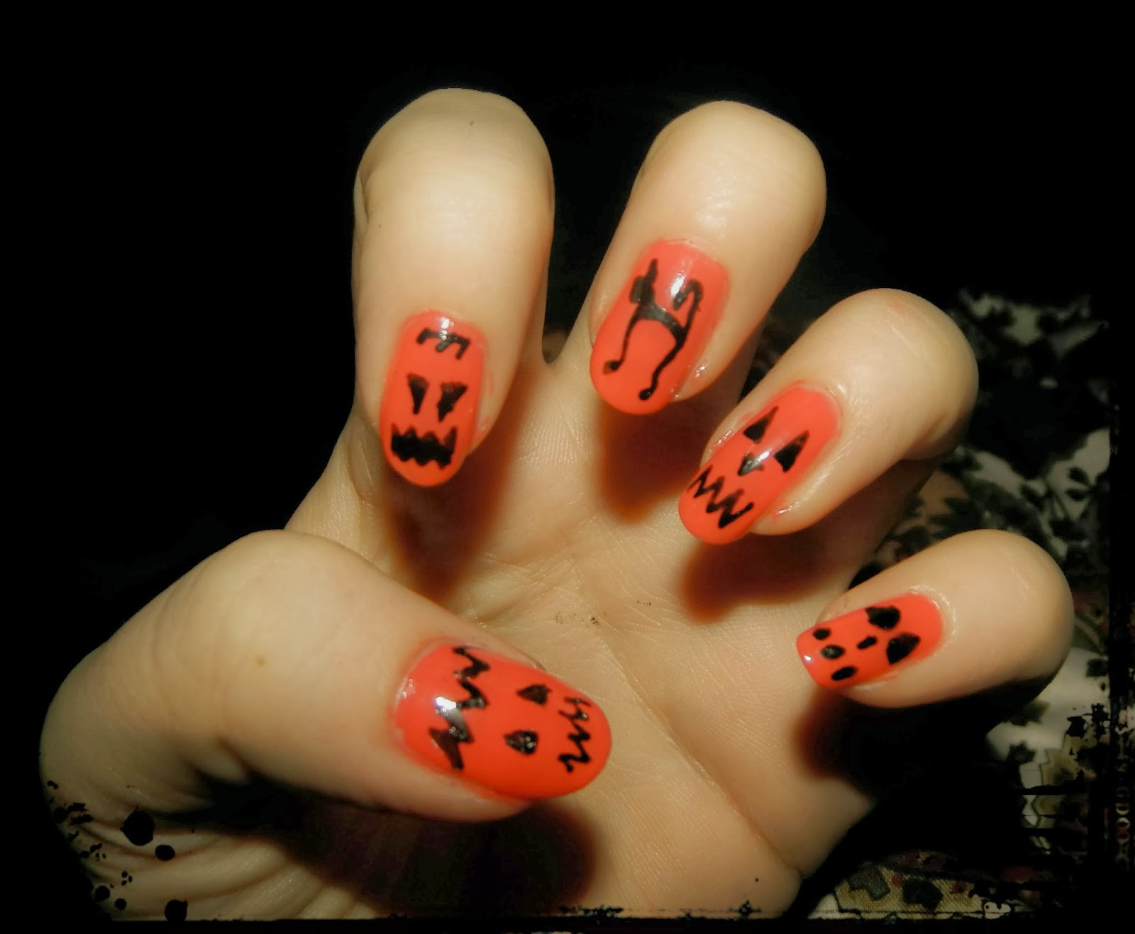 Hauntingly Beautiful: Bewitching Nail Designs for a Spooktacular Halloween