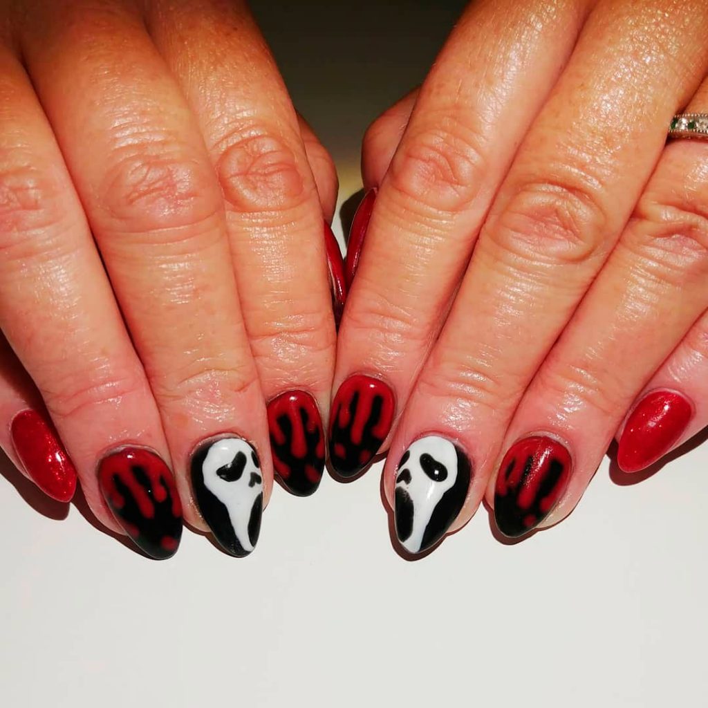 Hauntingly Glamorous: Enchanted Halloween Nail Designs