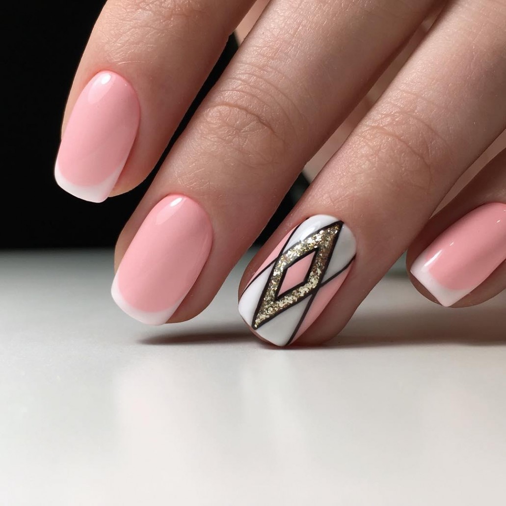 Chic & Sleek: Edgy Nail Art for the Modern Muse