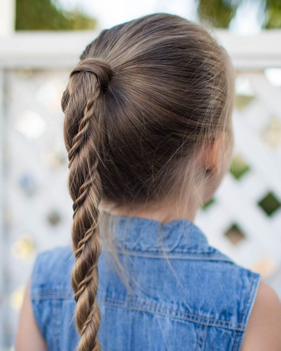 Playful Ponytails and Twisted Tresses: Easy School Hairstyles for Little Trendsetters!