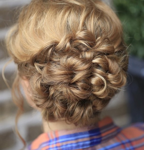 Elegant Elegance: The Perfect Updo for Homecoming Glam!