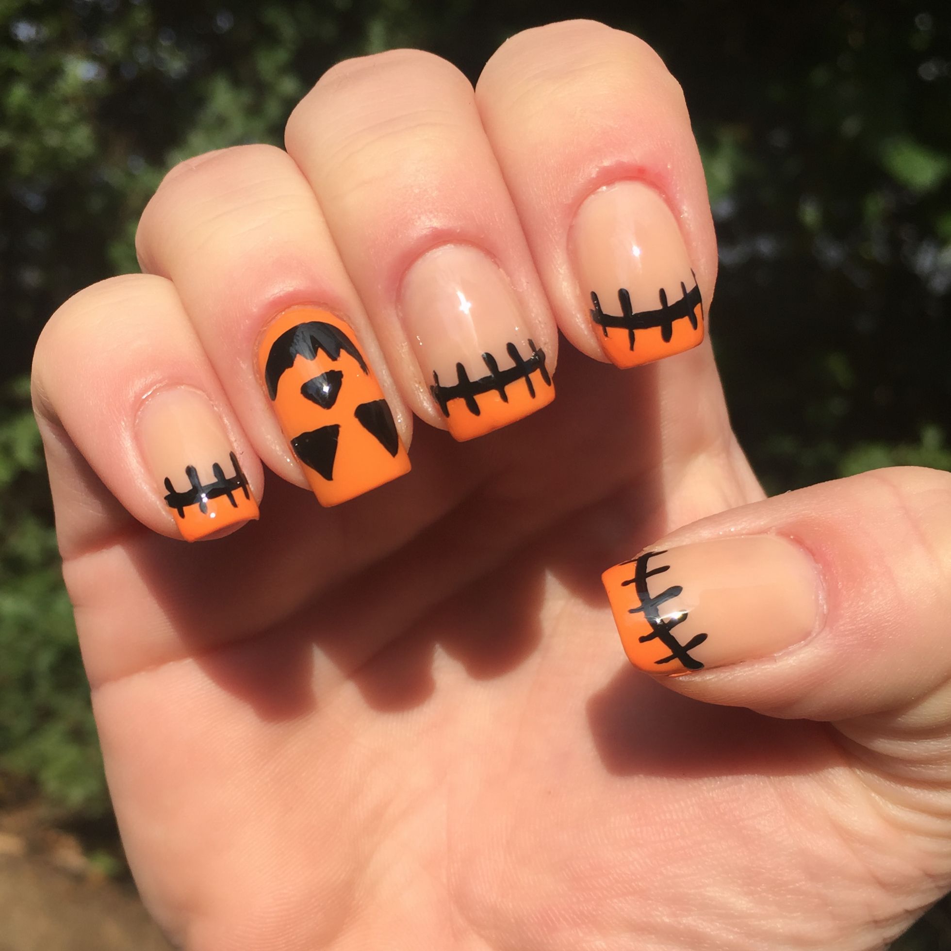 Hauntingly Beautiful: Nail Designs That Spellbind This Halloween