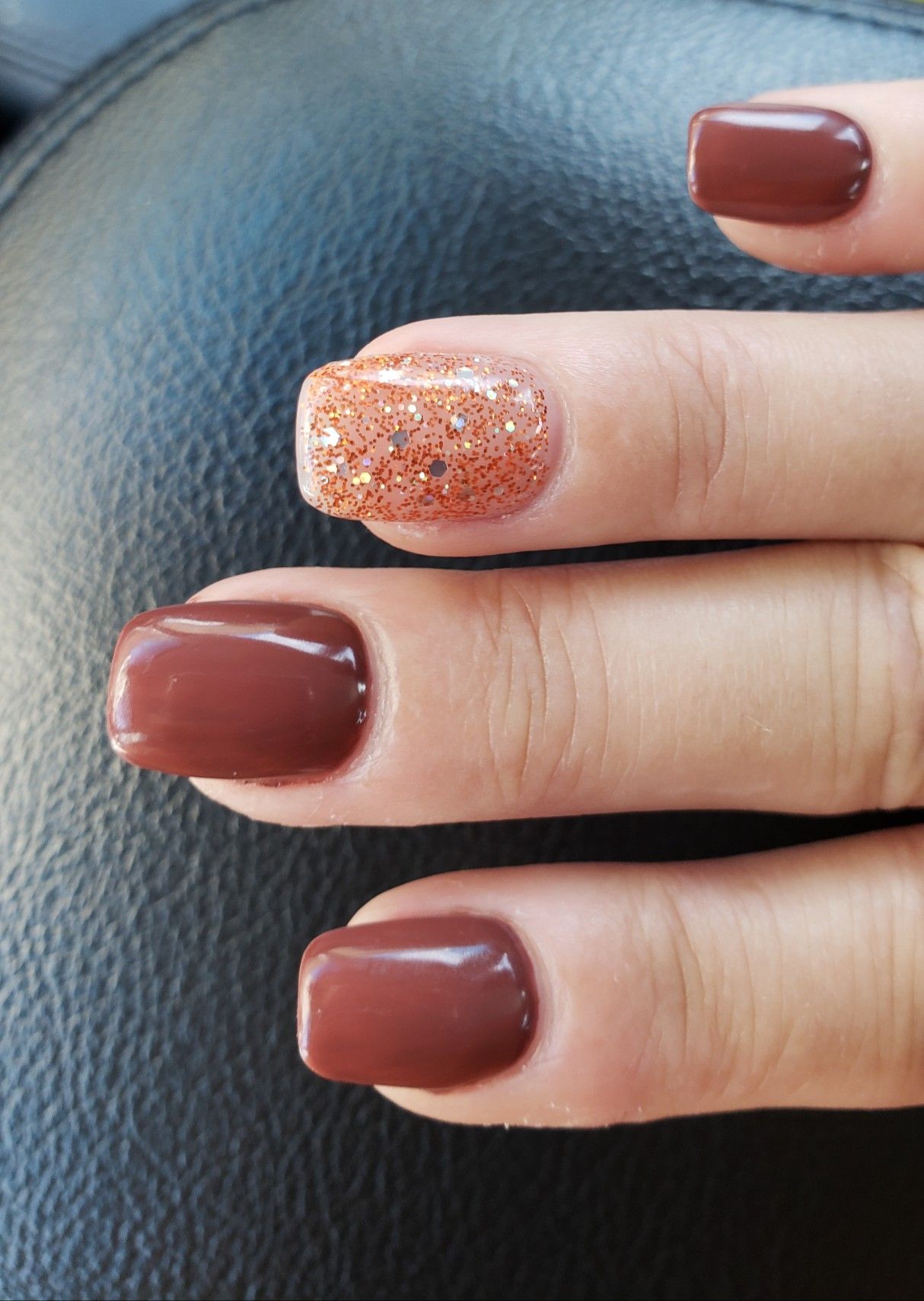 Autumn Elegance: Chic Maple Leaf Nail Art