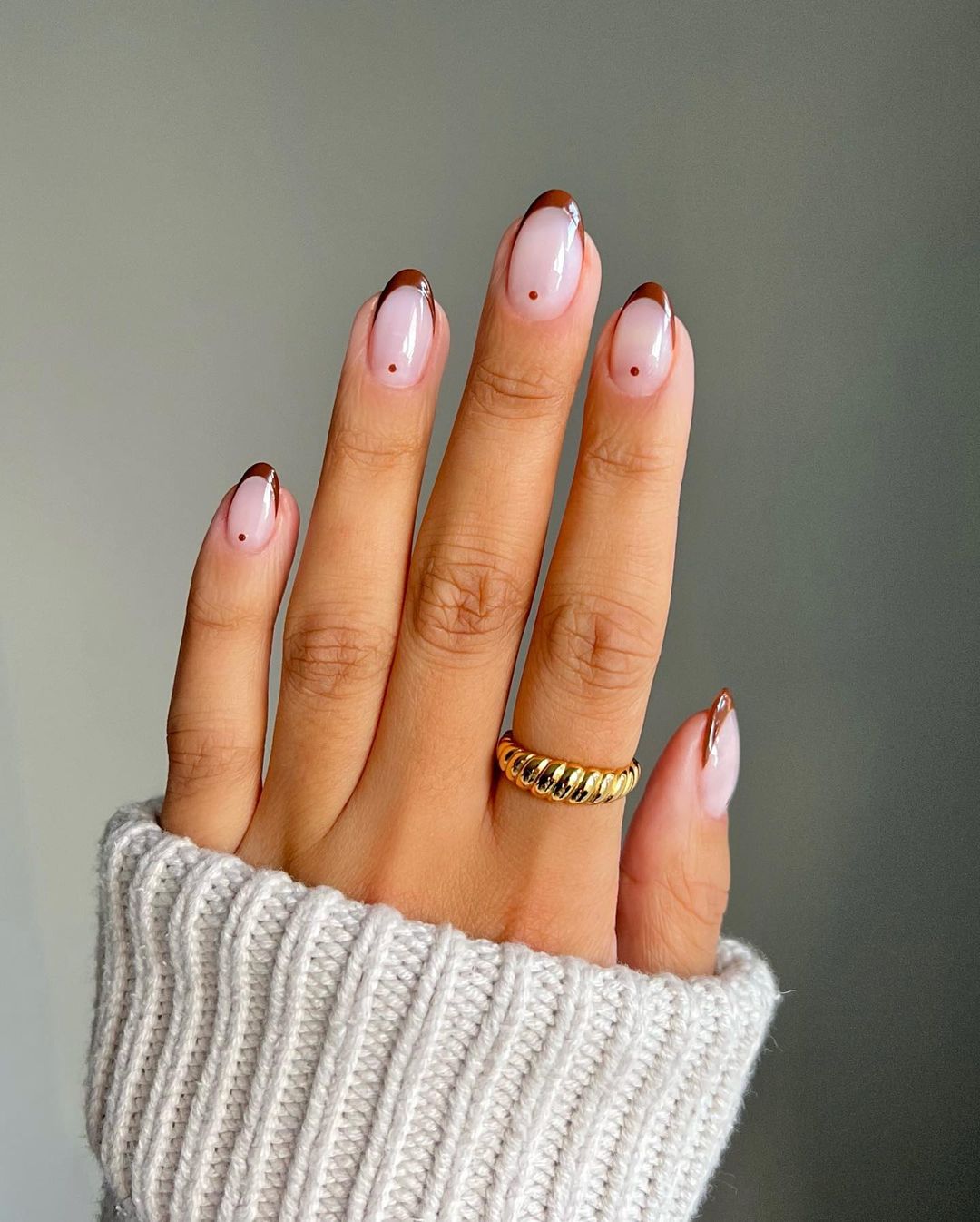 Autumn Elegance: Enchanting Nail Designs to Embrace Early Fall