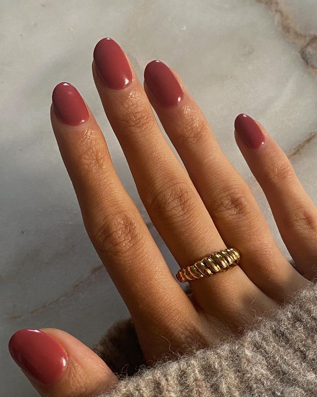 Autumn Allure: Embrace Early Fall with Captivating Nail Designs