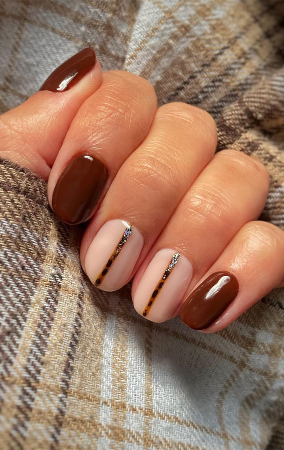 Autumn Whispers: Cozy Nail Art for Fall Vibes