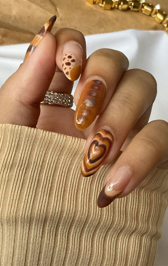 Autumn Whispers: Cozy Nail Art to Embrace the Season