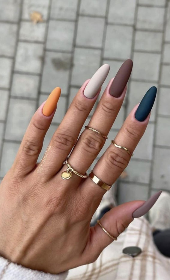 Falling for Color: Cozy Autumn Nail Art Inspiration