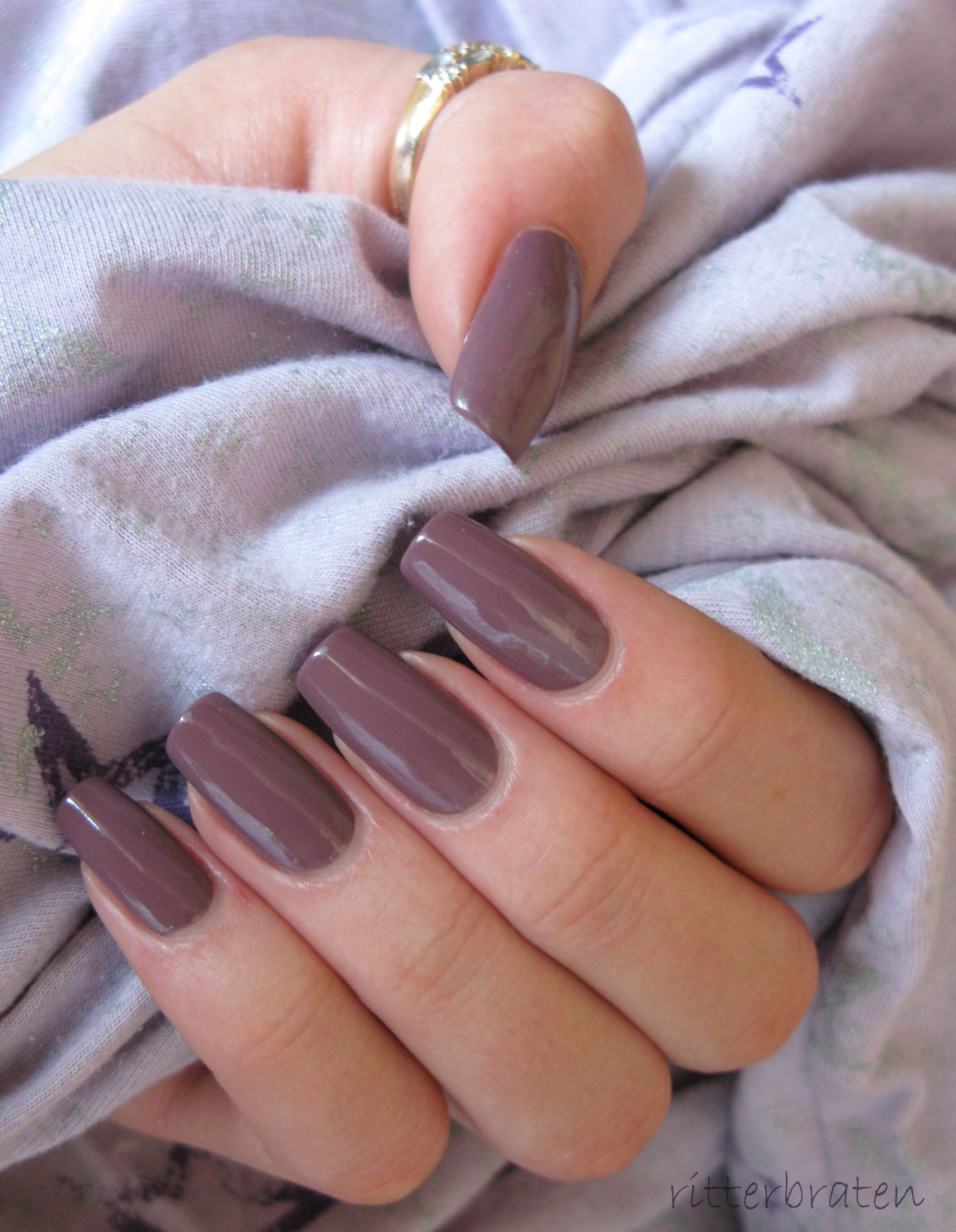 Autumn Elegance: Stunning Nail Designs to Embrace the Fall Vibes