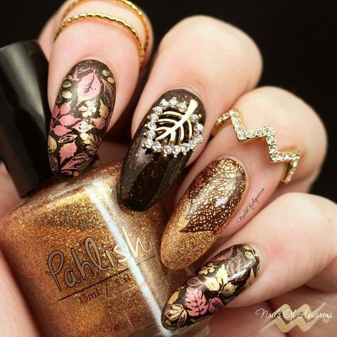 Autumn Allure: Stunning Nail Designs to Embrace the Fall Vibes!