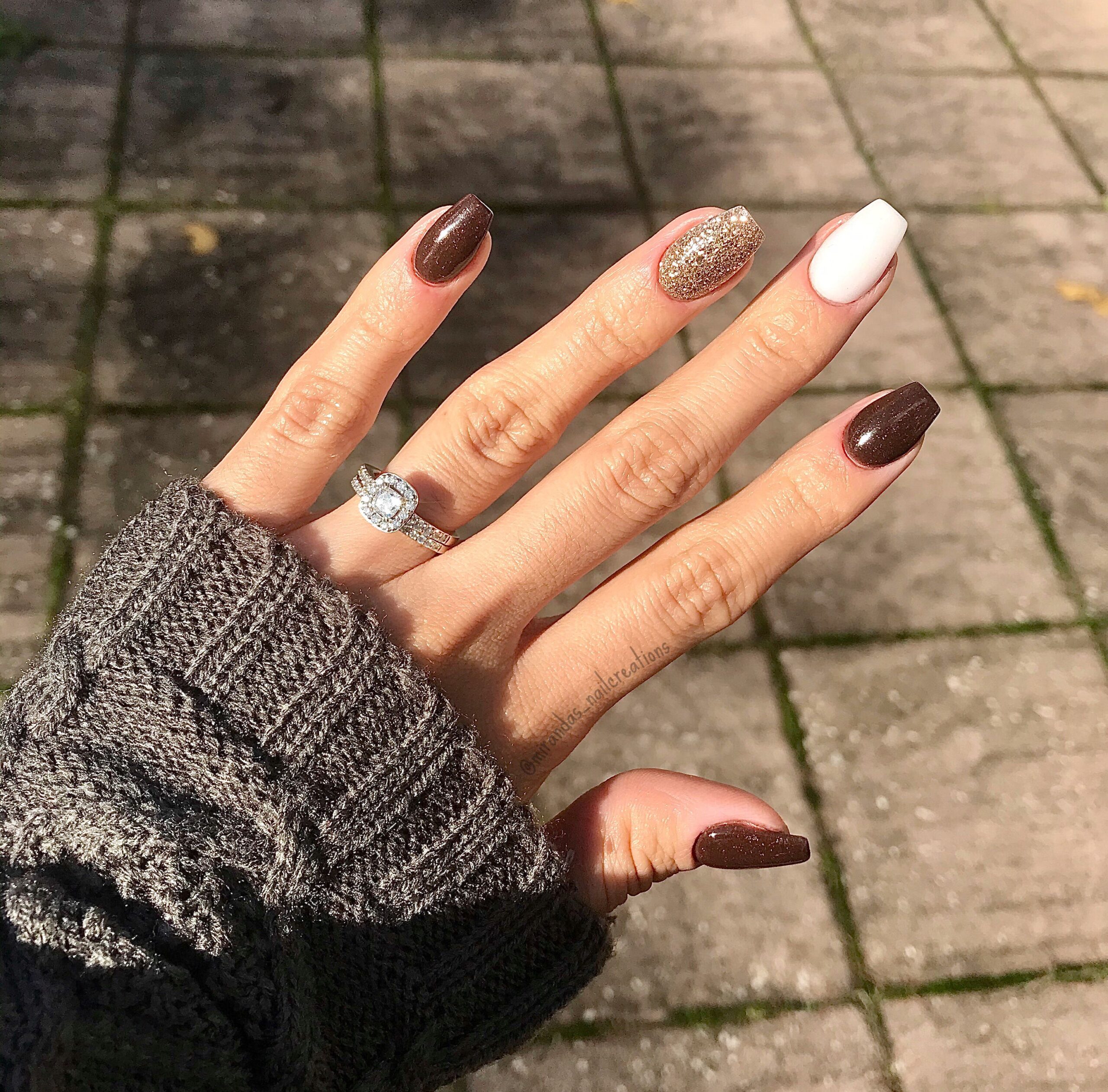 Autumn Enchantment: Cozy Chic Nail Art