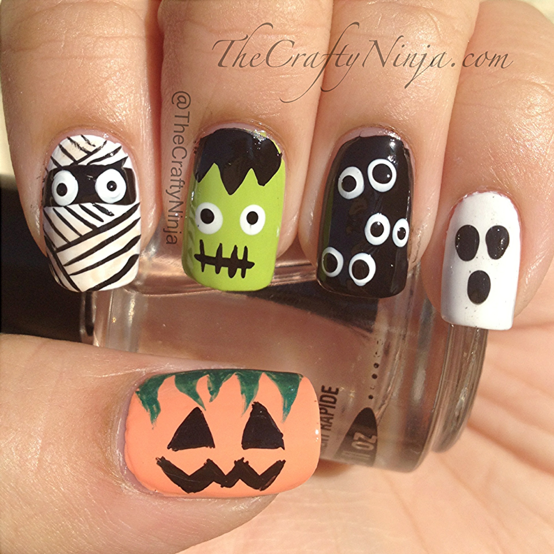 Hauntingly Gorgeous: Nail Designs to Bewitch Your Halloween