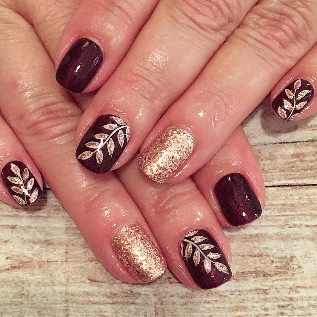 Autumn Elegance: Cozy Chic Nail Art