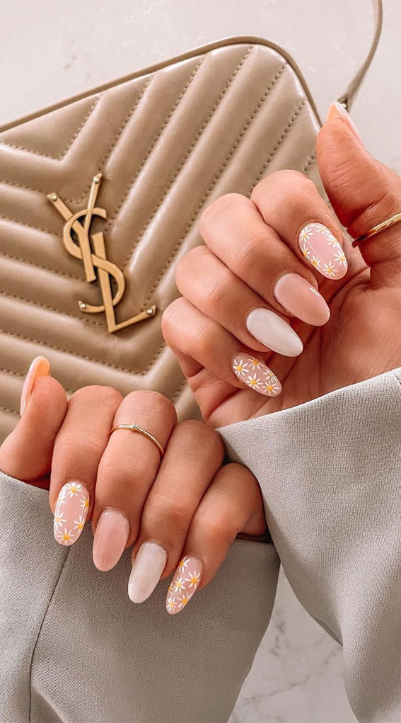 Autumnal Elegance: Cozy Nail Designs to Embrace the Season