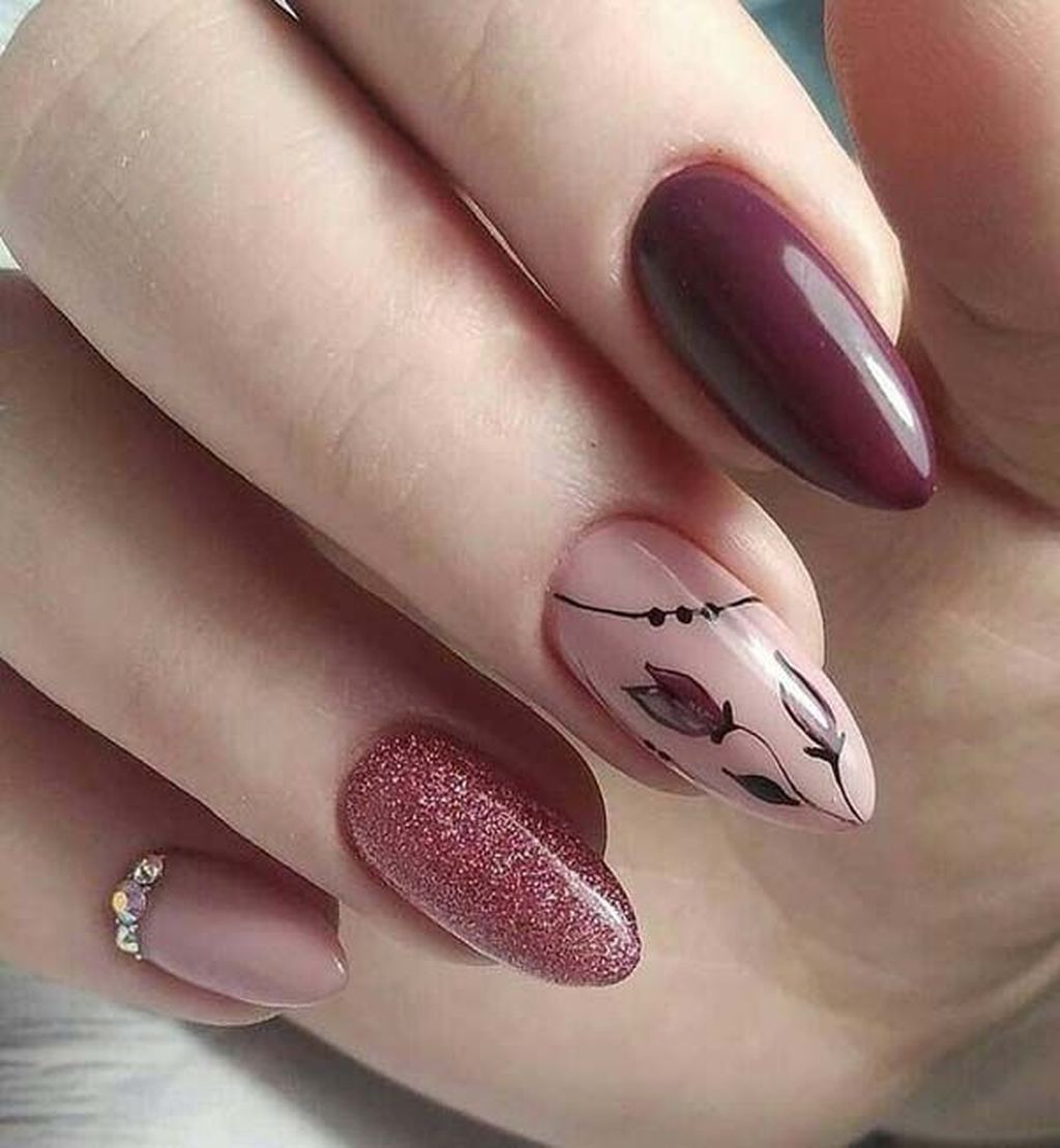 Autumn Whispers: Cozy Nail Art for Crisp Days