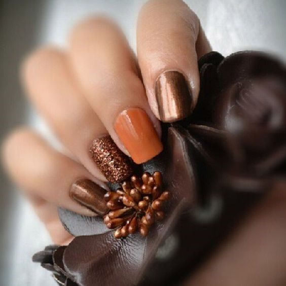 Harvest Hues: Embrace the Cozy Vibes of Autumn Nails