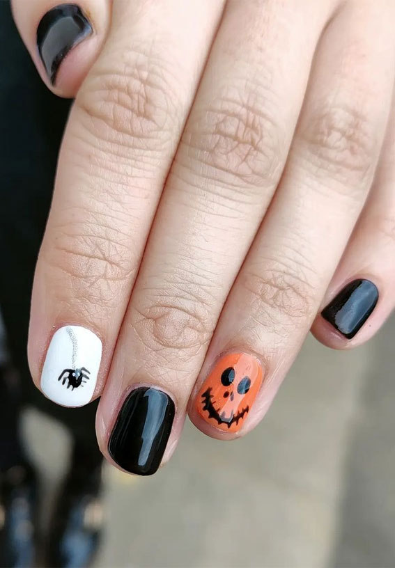 Hauntingly Beautiful: Enchanting Halloween Nail Designs