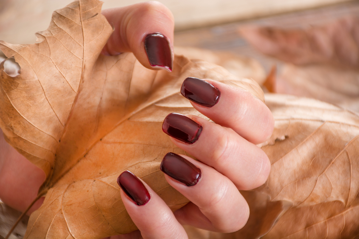 Autumn Elegance: Embrace Early Fall with Chic Nail Designs