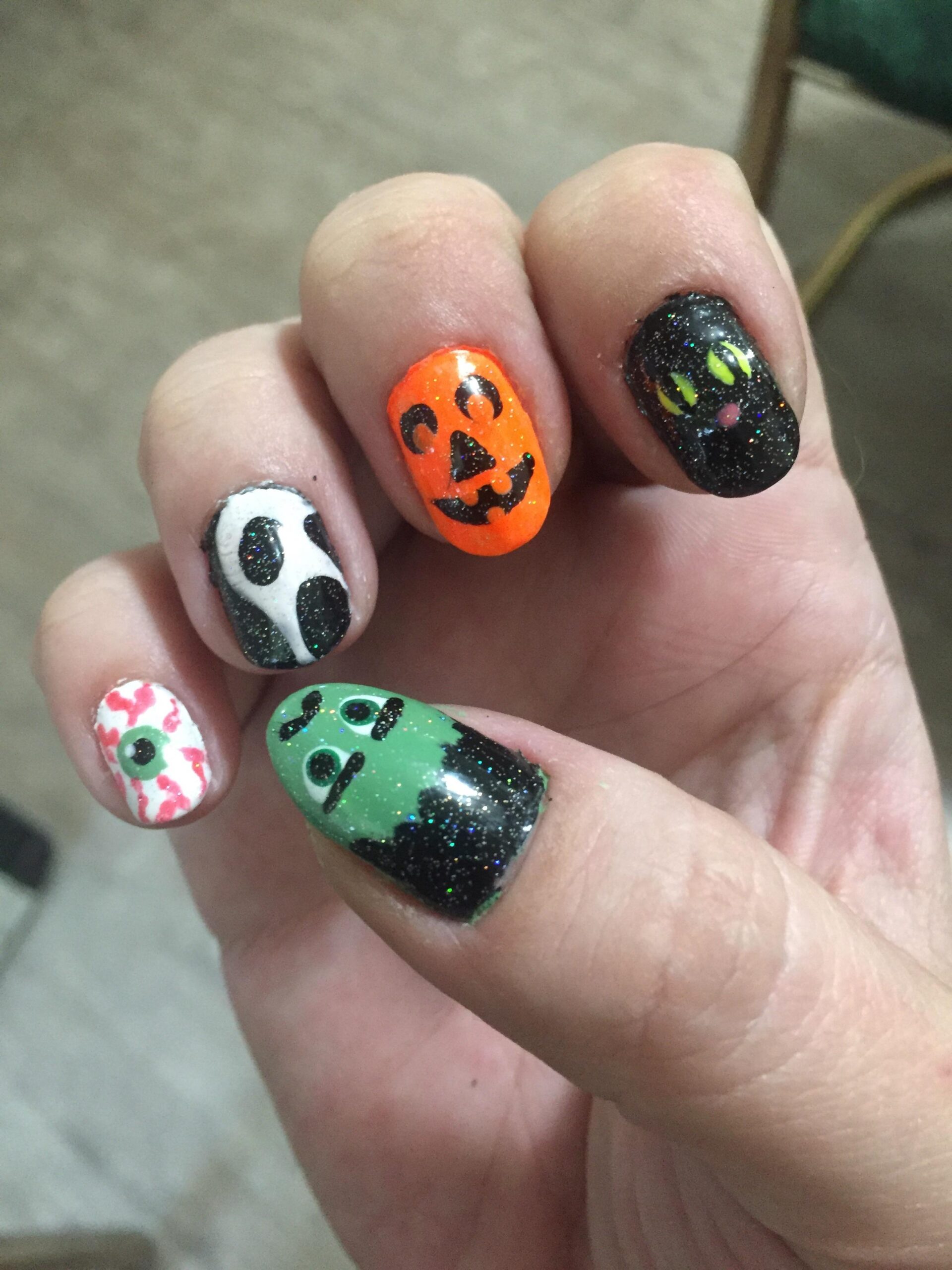 Frightfully Fabulous: Spooktacular Nail Art for Halloween Haunts