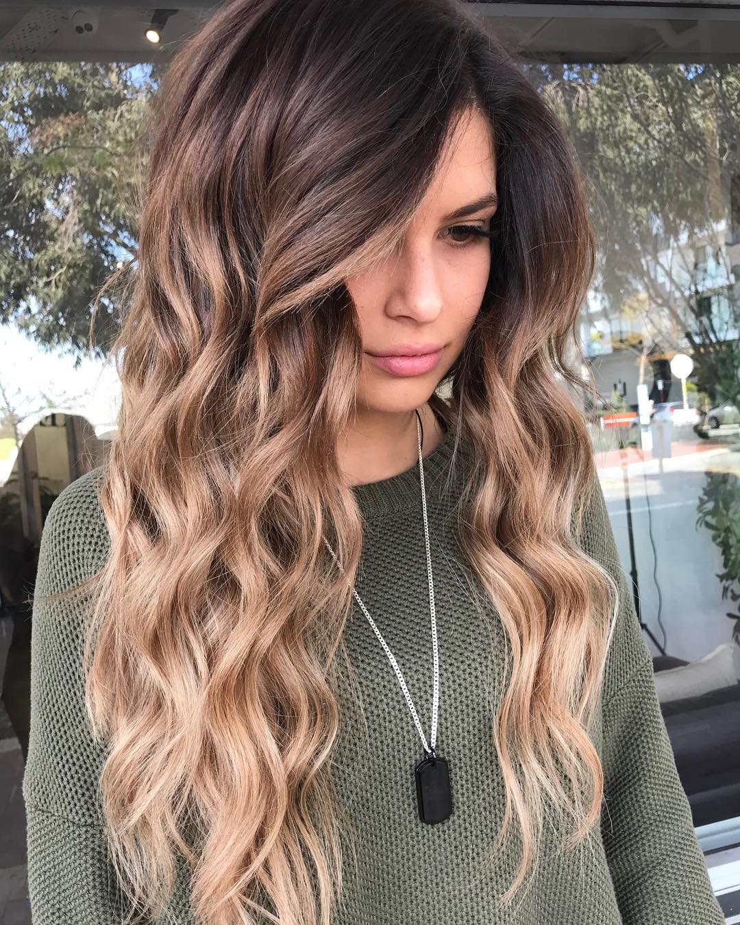 Autumn Elegance: Chic Hair Color Trends for Fall