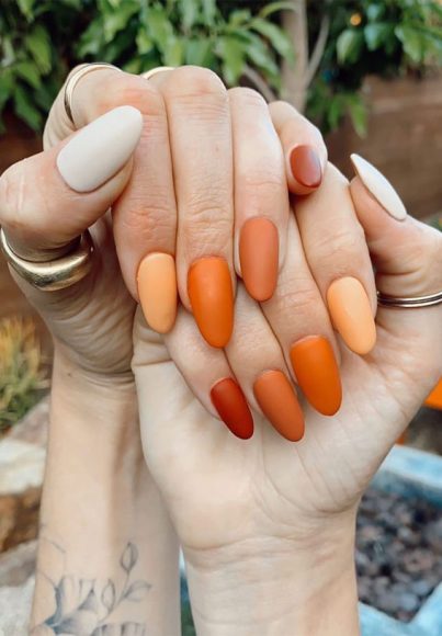 Autumn Elegance: Enchanting Early Fall Nail Designs to Embrace the Season