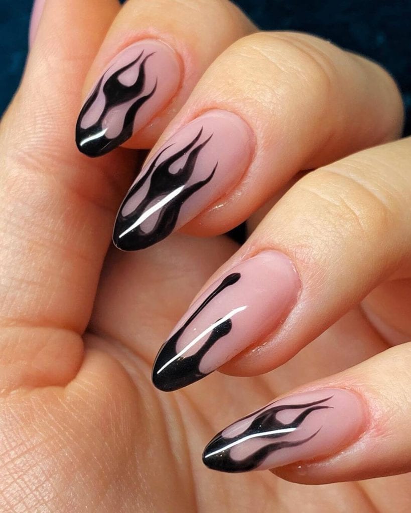 Hauntingly Glamorous: Enchanting Halloween Nail Art