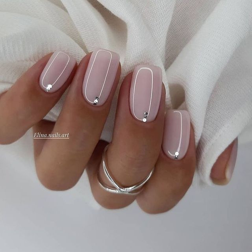 Chic Nude Vibes: The Ultimate Trend in Minimalist Nail Art