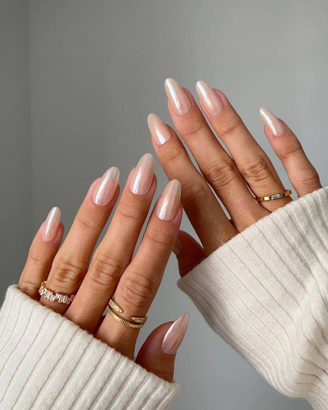 Pearlescent Glam: Chic Nail Trends for the Modern Muse