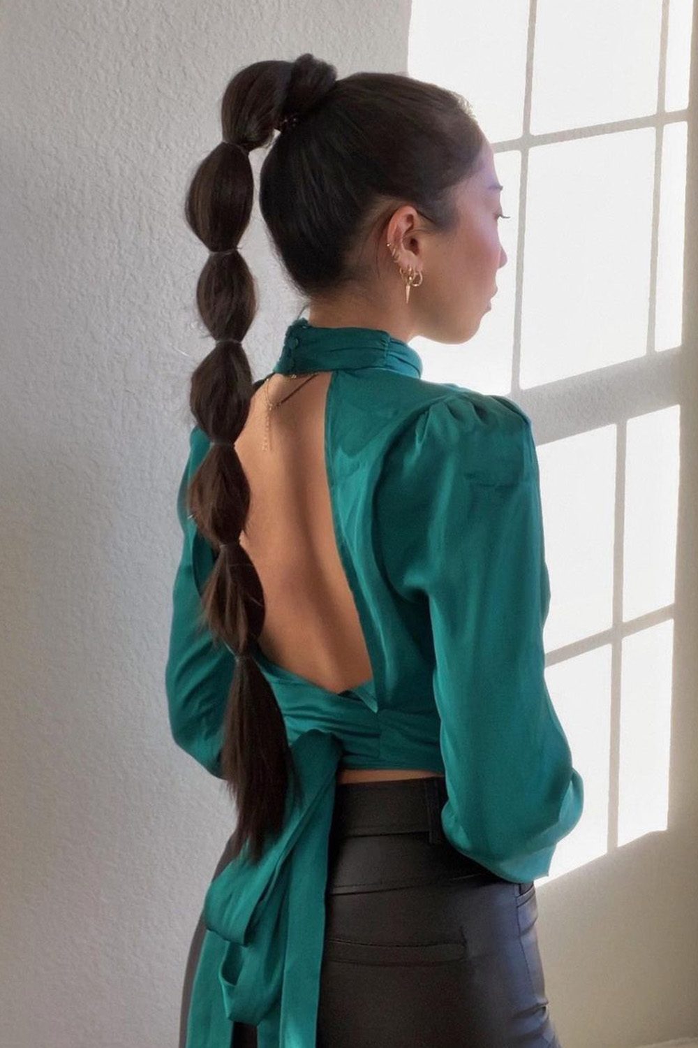 Dark Brown Bubble Ponytail — Winter Ponytail Hairstyles