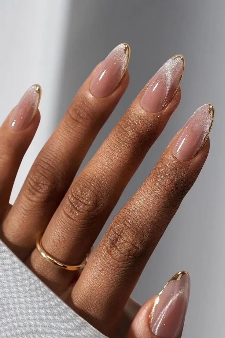 Cat-Eye French Tips Almond Nails Cat-Eye French Tips Almond Nails — Winter Almond Nails