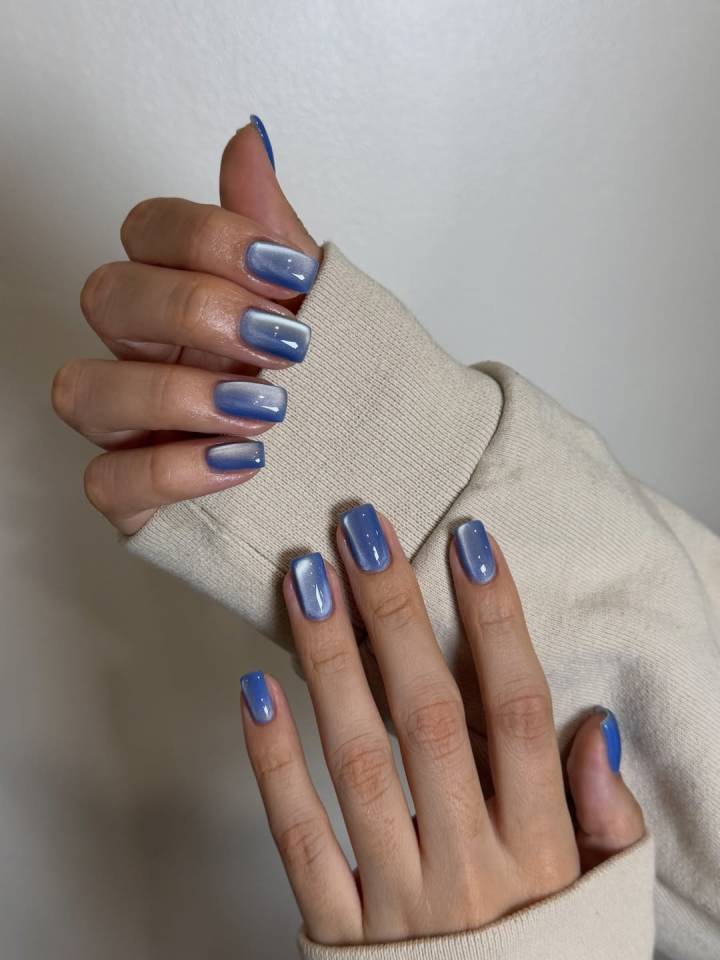 Blue Cat-Eye Gradient Glossy Square — Medium Length Winter Nails