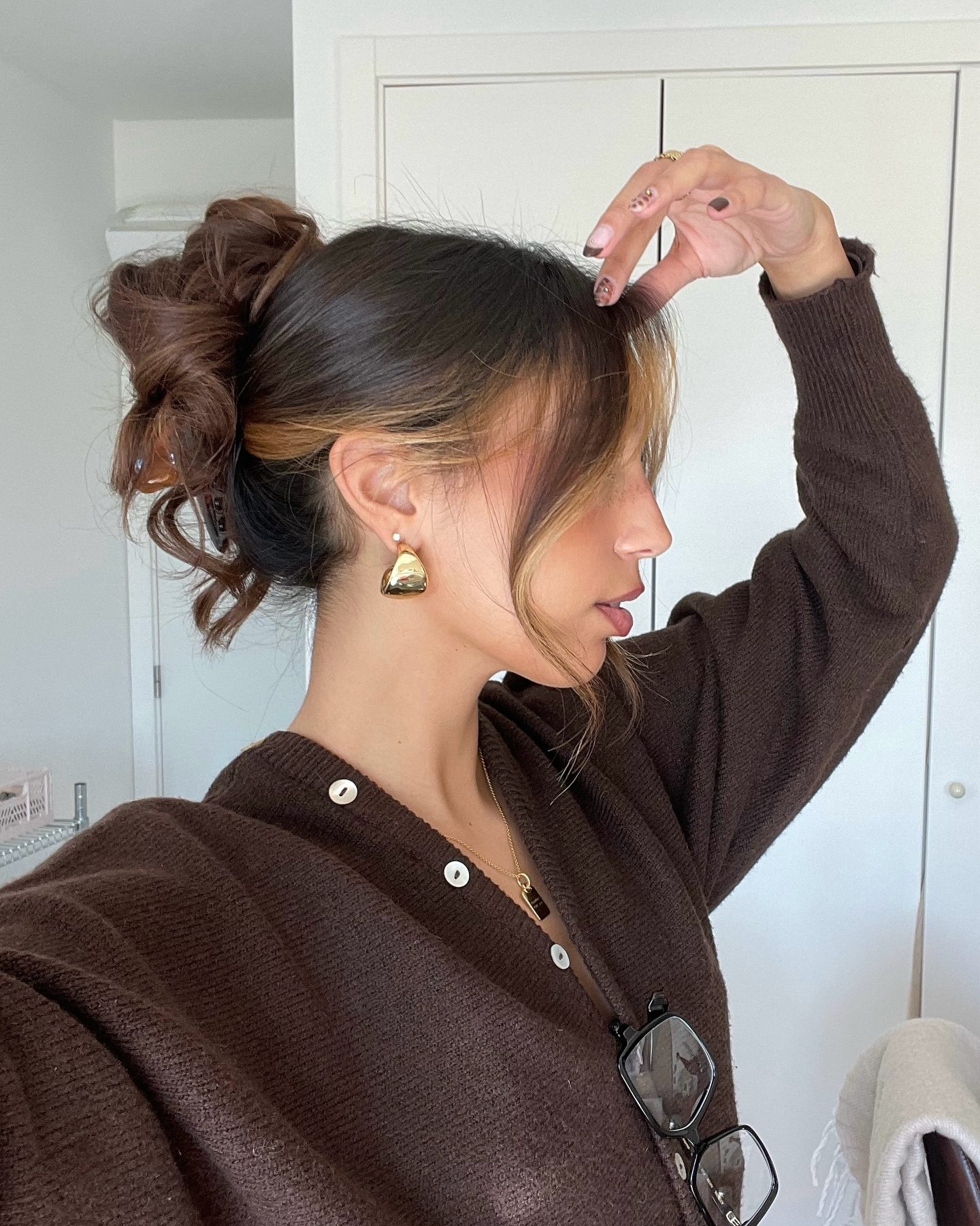 Collarbone Waves With Textured Bangs — Winter Hairstyles for Work