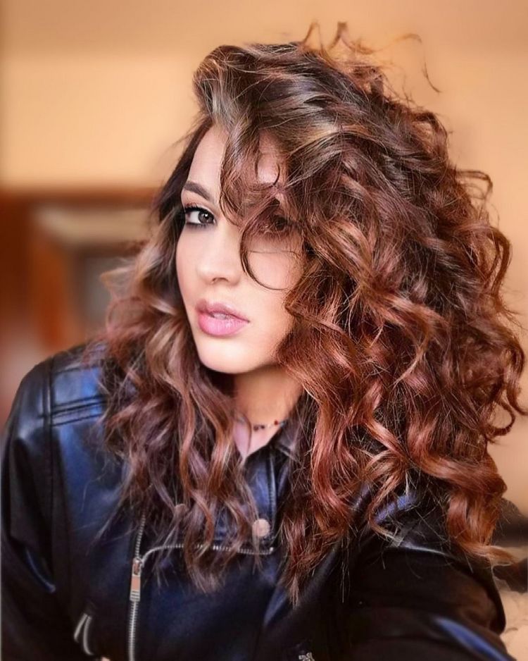 Medium Brown with Honey Blonde Highlights Medium Brown with Honey Blonde Highlights — Winter Hair Colors for Plus Size Women