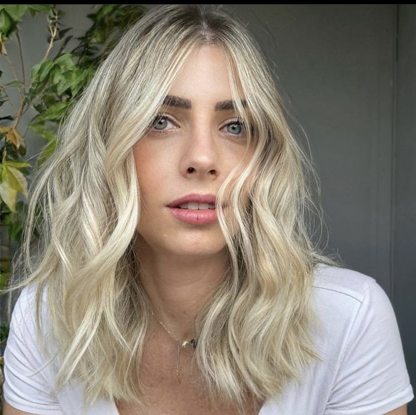 Cool Ash Blonde Lob With Subtle Highlights Cool Ash Blonde Lob With Subtle Highlights — Winter Hair Colors