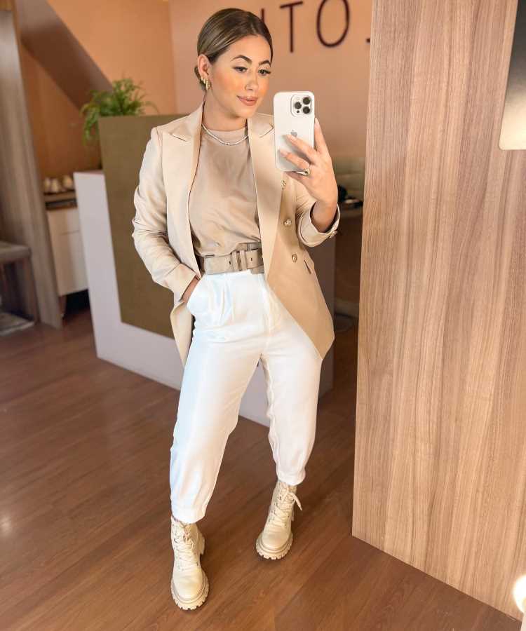 Beige Trousers and Blazer with White Platform Boots Beige Trousers and Blazer with White Platform Boots — Combat Boots Outfits