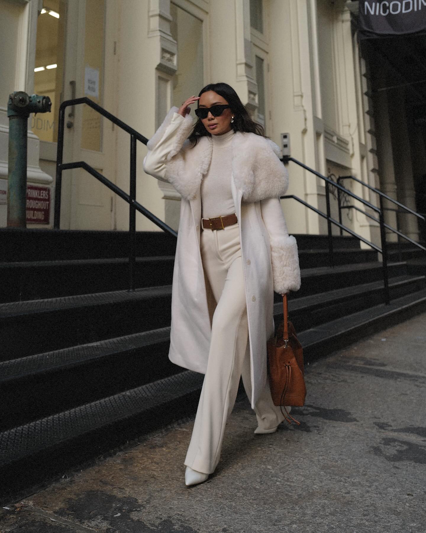 Luxurious Cream Faux Fur Coat for Chic Daytime Luxurious Cream Faux Fur Coat for Chic Daytime — Winter White Outfits