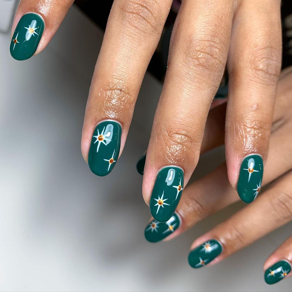 Deep Green with Gold Star Gems Deep Green with Gold Star Gems — Winter Acrylic Nails